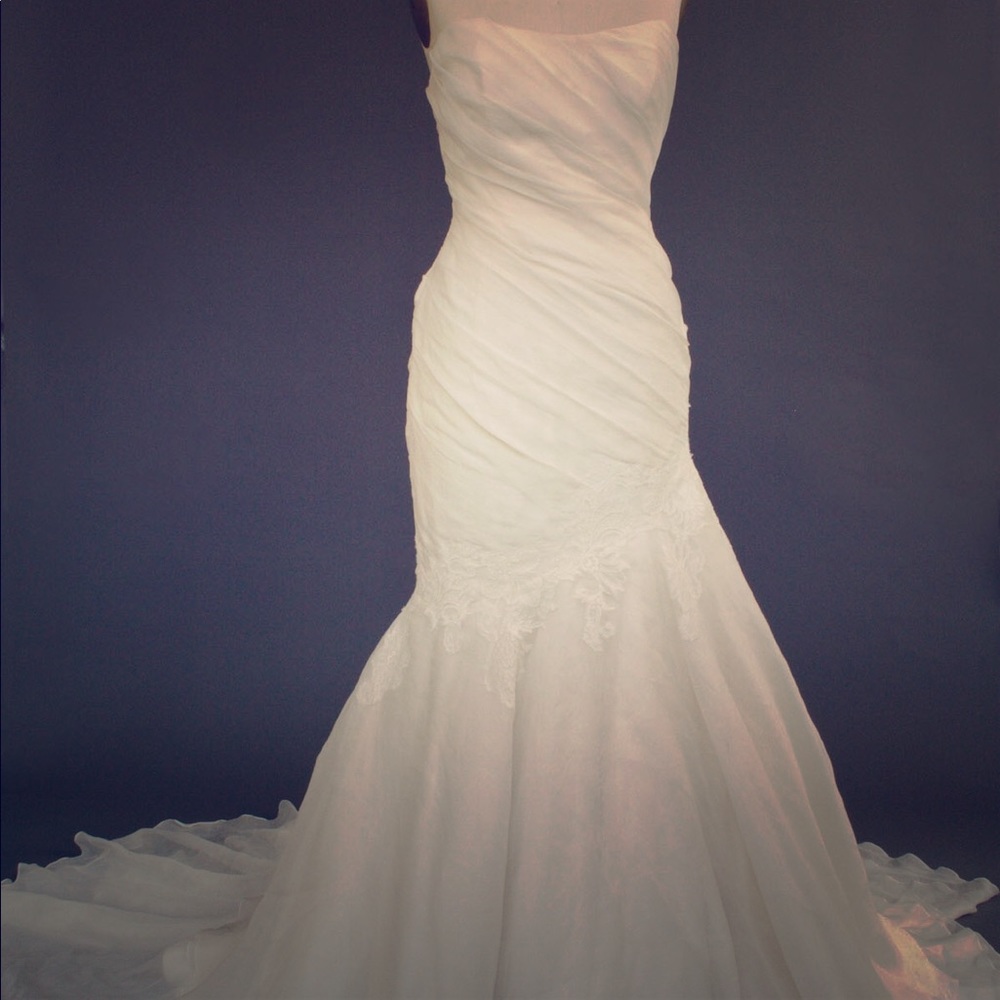Mint condition - Marisa 808 wedding dress